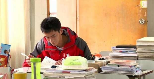 “명문대 가겠다” 올해 또 대입 15수 선언한 中 35세 남성 사연