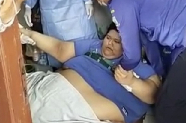 300kg 남성 구조작전에 포클레인·픽업트럭 투입 [여기는 동남아]