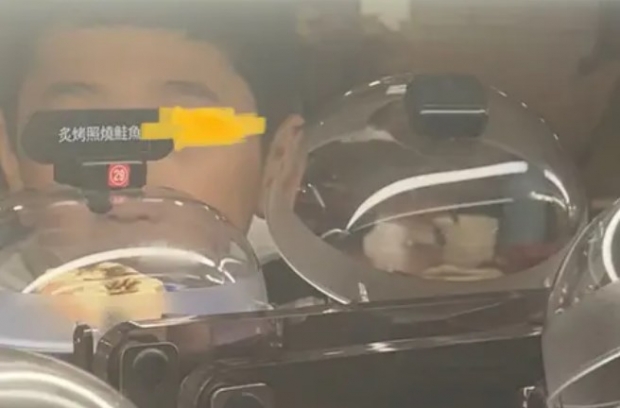 또 그 日 초밥집?…이번엔 대만서 회전초밥에 ‘침 테러’ 논란