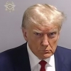 [포착] 잔뜩 화난 표정…트럼프 전 대통령 ‘머그샷’ 최초 공개