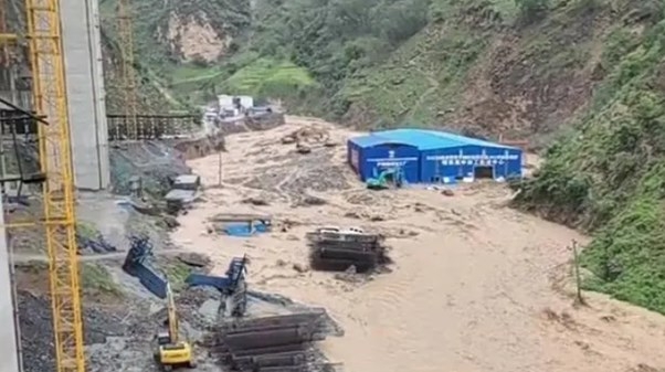 中 쓰촨성 공사현장서 홍수로 4명 사망·48명 실종...“사고 후 신고 안했다”