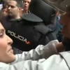 “낯선 여자에게 강제 키스 당했다” 스페인 남자 경찰 고소