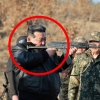[포착] “총은 이렇게 쏘라우!”…북한 김정은, 직접 총 들고 전쟁 준비 명령