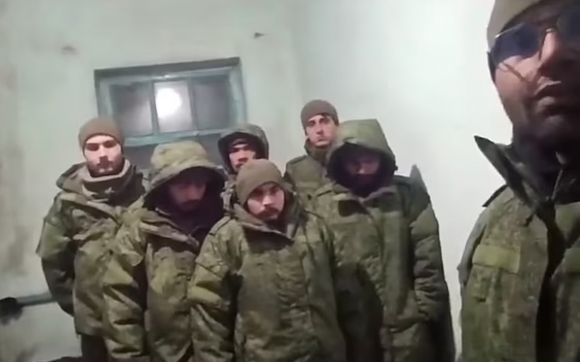 “러시아 여행하던 외국인들, 강제로 우크라 전쟁터 투입”…러軍이 군인 모으는 황당한 수법