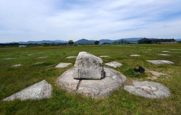 역사의 뒤로 사라진 서라벌의 랜드마크 그리고 쿠쉬나메 [한ZOOM]