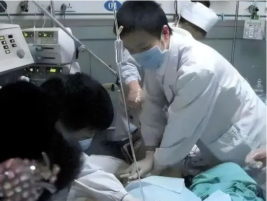 임신 숨긴 여대생, 신장병 오진으로 치료받다 사망 [여기는 중국]