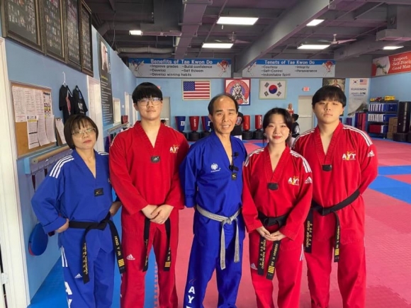 성폭행 당할 뻔한 美 여성 구한 ‘태권도 유단자’ 한인 가족