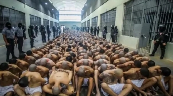 ‘범죄와의 전쟁’ 엘살바도르 사법부, 갱단 조직원에 ‘징역 1420년’ 선고 [여기는 남미]