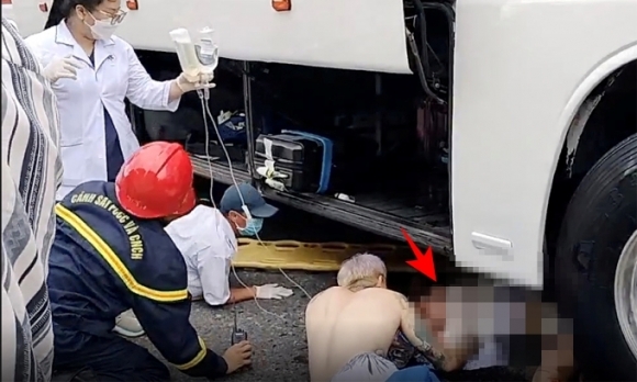 대형버스에 깔린 한국 여성, 베트남 구조대 덕분에 목숨 구해 [여기는 동남아]