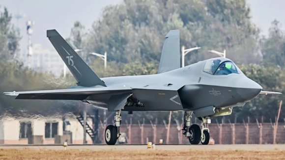 [포착] 美 F-35 닮았네…中 차세대 스텔스 전투기 J-35A 이미지 첫 공개