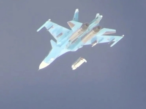 러 Su-34 전폭기, 쿠르스크 내 우크라軍 진지 타격 [핫이슈]