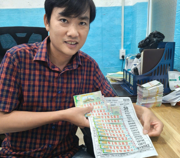 생애 첫 복권 산 청년 15억원 ‘잭팟’…가장 먼저 한 일은?