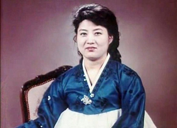 “김정은 최대 약점은 재일교포 생모…北서 감춰진 존재”