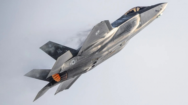 “F-35 전투기로 6세대 직전까지 버티겠다” 록히드마틴, ‘과도기 전력’ 전략 공개
