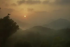 구름이 춤추는 산, 운해를 품은 장령산의 아침