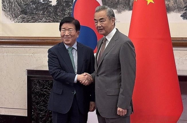 이재명, ‘실용 외교’로 대중·대러 관계 개선 모색…中, 경제 불안해도 증시는 ‘활활’