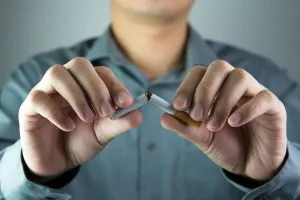 담배 적게 피우니 고혈압 걱정 없다?…소변은 진실을 알고 있