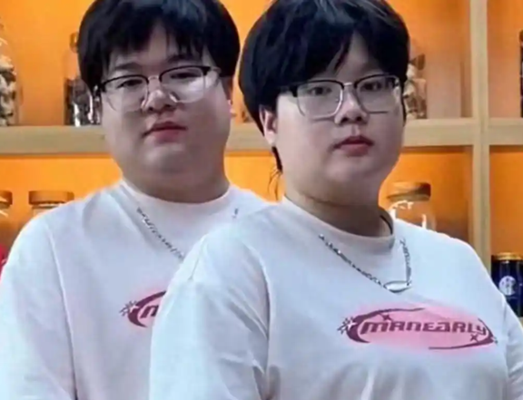 “잃어버린 쌍둥이세요?” 결혼 2년 만에 너무 닮아버린 ‘도플갱어 부부’ 화제