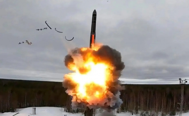 ‘푸틴의 창’ 베네수엘라로?…러 핵탄두 미사일 ‘오레시니크’ 공급 위협