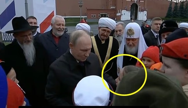 “전쟁터 간 삼촌 구해주세요”…푸틴에 대놓고 요구한 11세 소녀