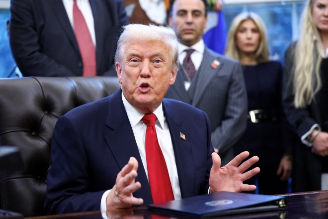 트럼프, 또 ‘즉흥 결정’?…백악관도 몰랐던 ‘50년 주담대’