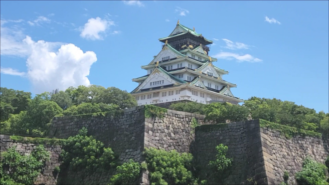 불편한 기억과 새로운 시선이 교차하는 오사카성