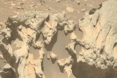 thumbnail - 화성 것이 아닌데?…퍼서비어런스, 우주서 떨어진 운석 발견