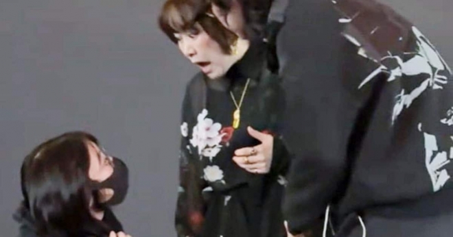 [포착] “조명 꺼지고 퇴장”…中 무대서 日가수 공연 강제 중단