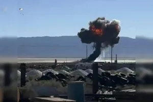 “불덩이로 추락한 F-16”…조종사, 낙하산으로 생존 (영상