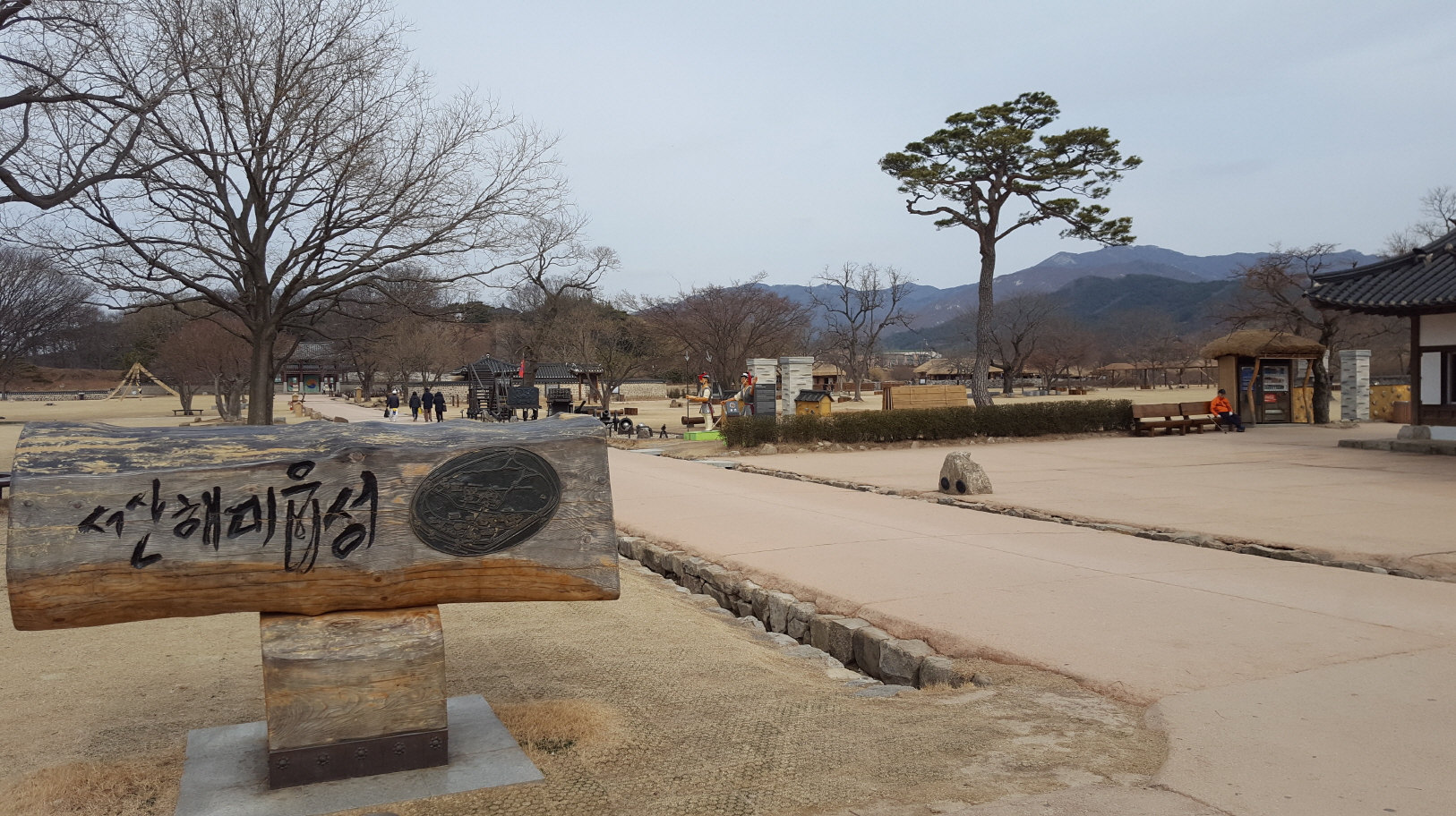 서산에 위치한 해미읍성. 대한민국 사적 제 116호로 지정된 도심 성곽을 복원한 곳이다