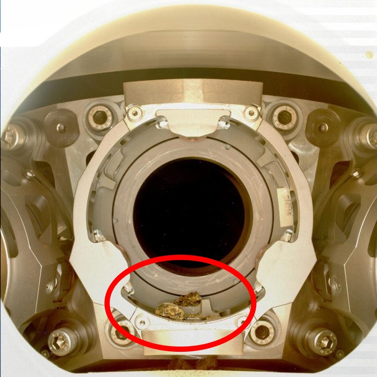 미국항공우주국(NASA)의 화성 탐사 로버 퍼서비어런스에 끼인 돌조각