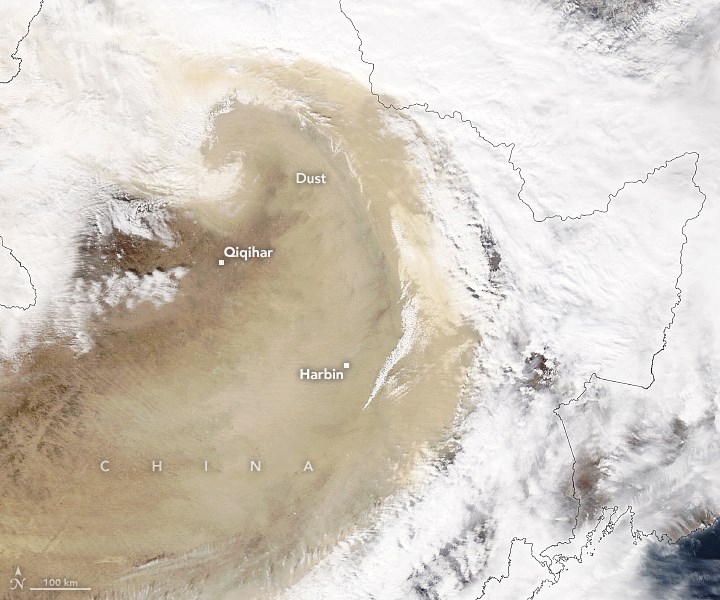 지난 22일 NASA 지구관측위성에 포착된 황사. 사진=NASA