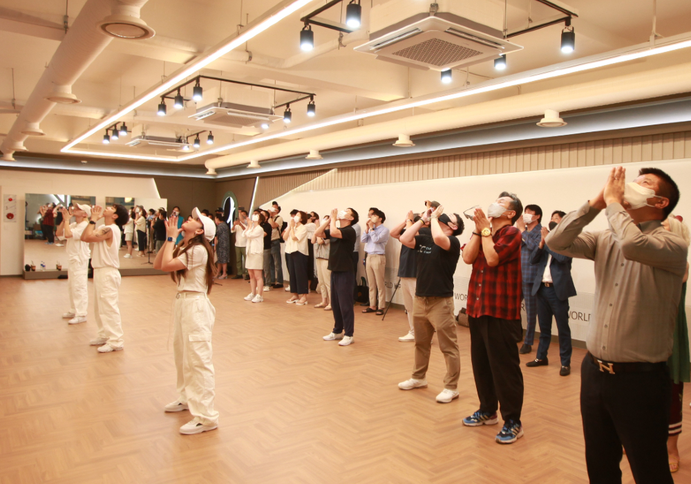 충남 예산의 스플라스 리솜 리조트에서 운영하는 K팝 종합교육기관 월드케이팝센터는 오는 27일부터 매주 토요일마다 누구나 참여 가능한 ‘K팝 댄스 클래스’를 운영한다.