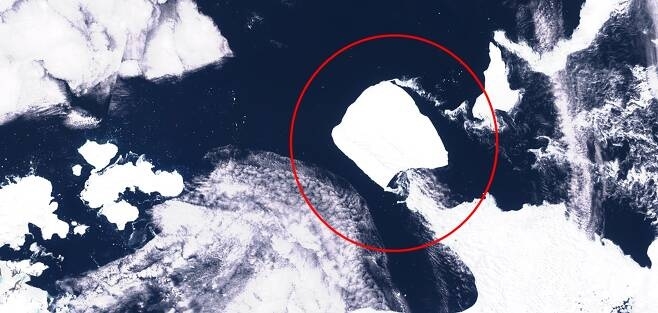 지난해 11월 말 이동을 시작한 빙산 A23a의 모습으로 위성으로 촬영됐다. 출처=ESA