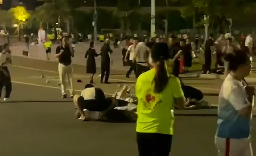 중국 남부 광둥성 주하이에서 차량 돌진 사고가 발생해 35명이 사망하고 43명이 부상을 입었다. 사건 당시 모습. 엑스(옛 트위터) 캡처