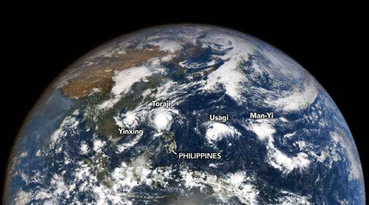 지난 11일 위성으로 촬영한 4개의 태풍 모습,. 사진=NASA Earth Observatory