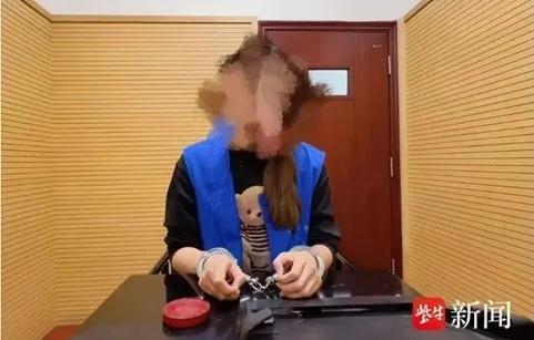 thumbnail - 중국의 20대 여성이 2달 넘게 악성 민원을 넣으며 의식주를 해결한 사실이 드러났다. 즈니우신문