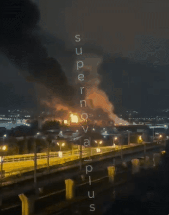 thumbnail - 현지시간으로 2일 밤부터 3일 아침 사이 우크라이나 드론의 공격을 받은 러시아 소치의 석유 저장소에서 거대한 화재가 발생했다. 엑스 캡처