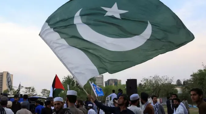 thumbnail - 파키스탄 경찰이 정부를 비판하는 연설 장면이 담긴 동영상을 유튜브에 올린 7세 아이를 테러 혐의로 입건했다. 파키스탄 인권 단체 활동 자료사진 AP 연합뉴스