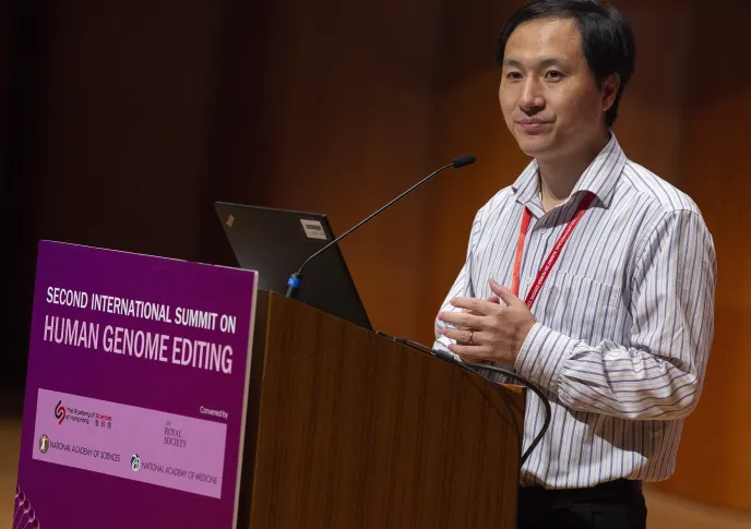 thumbnail - 2018년 ‘유전자 편집 아기’ 를 탄생시켰다고 주장한  중국 과학자 허젠쿠이