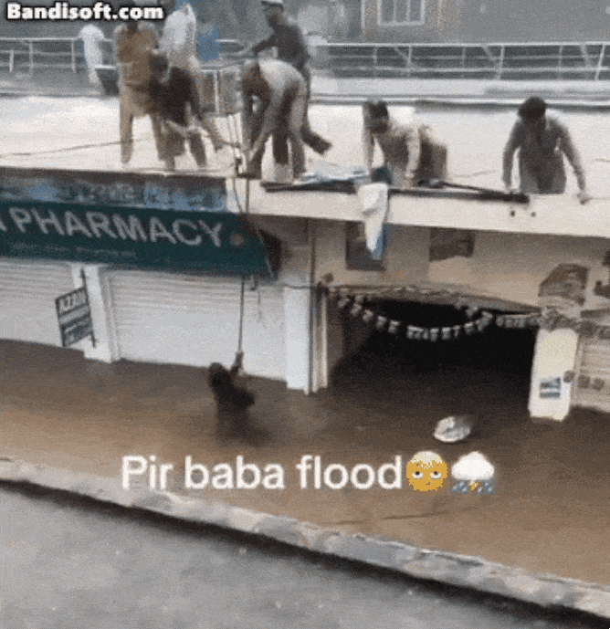 thumbnail - 지난 15일 파키스탄 북서부 카이베르파크툰크와주(州) 부네르 지역 등지에서 갑자기 내린 폭우에 따른 홍수로 최소 344명이 숨졌다.