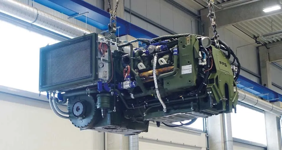 thumbnail - 독일 FFG가 개발한 콘도르 전차의 신형 통합 동력장치(파워팩). 레오파르트1 구형 엔진보다 출력과 토크가 높으면서도 더 가볍고 연료 효율성이 개선됐다. 출처=FFG