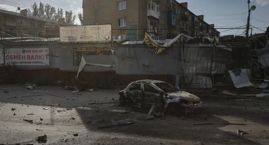 thumbnail - 우크라이나 동부 도네츠크 지역에서 러시아군과 격전이 벌어진 코스티안티니우카 마을. AP 연합뉴스