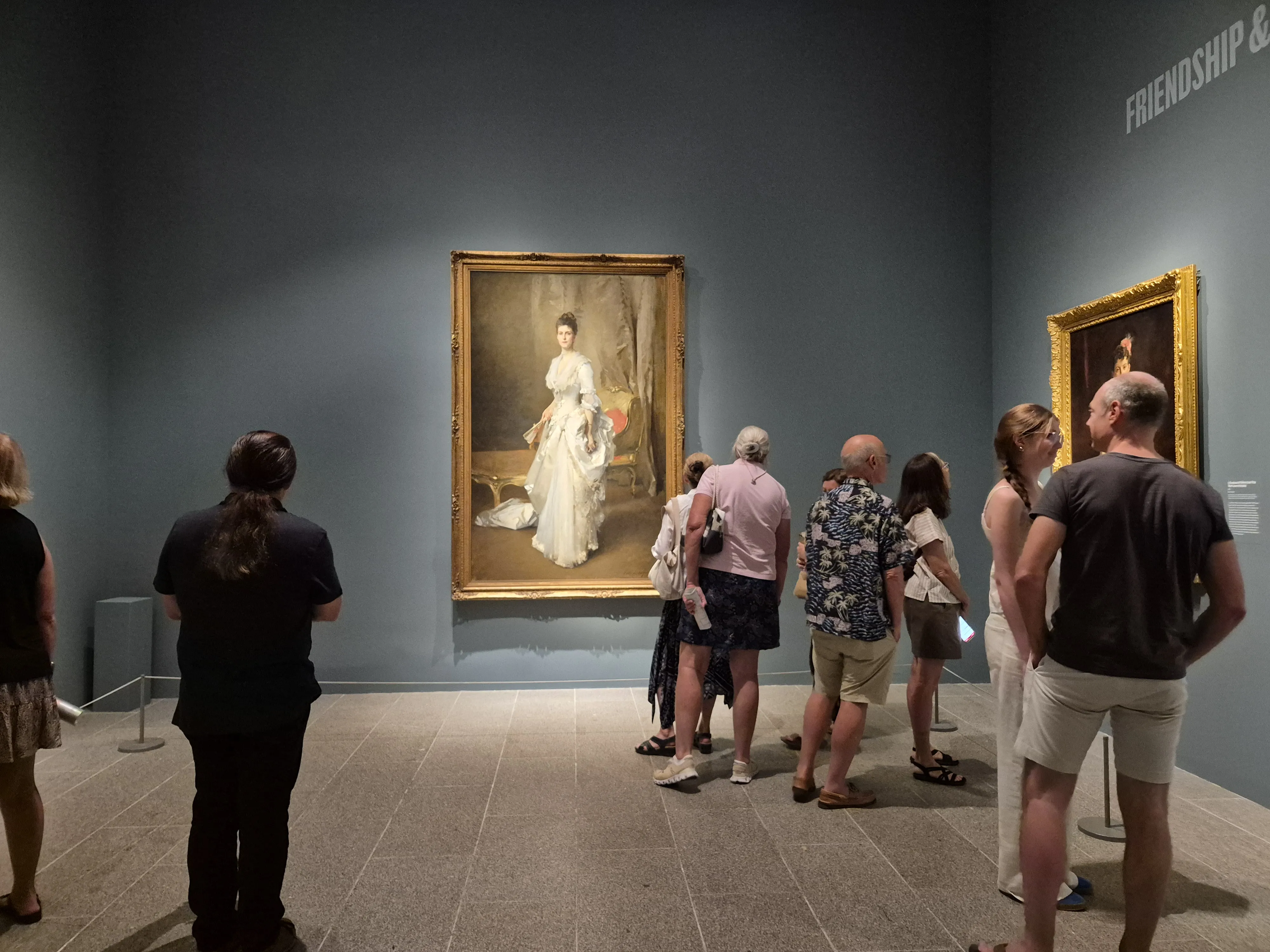 thumbnail - 메트로폴리탄 미술관 전시 모습