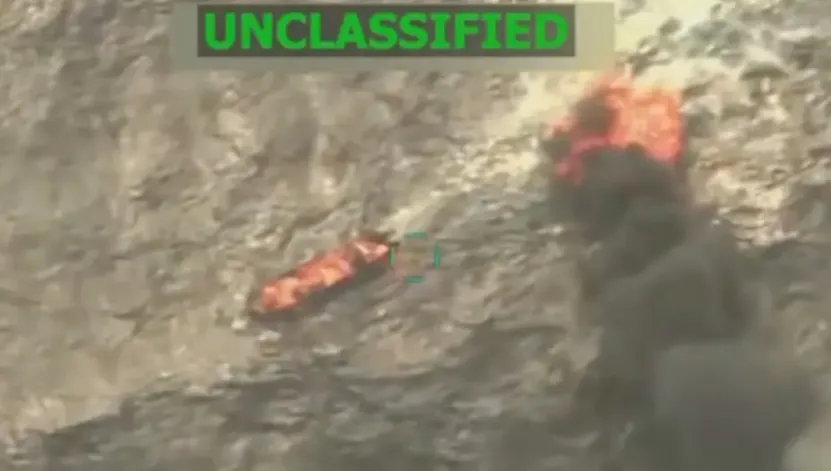 thumbnail - 15일(현지시간) 미군이 남부사령부 관할 지역에서 베네수엘라 마약 밀매 카르텔과 마약 테러리스트들에 대한 두 번째 물리적 공격을 수행했다. 트럼프 트루스소셜 영상 제공