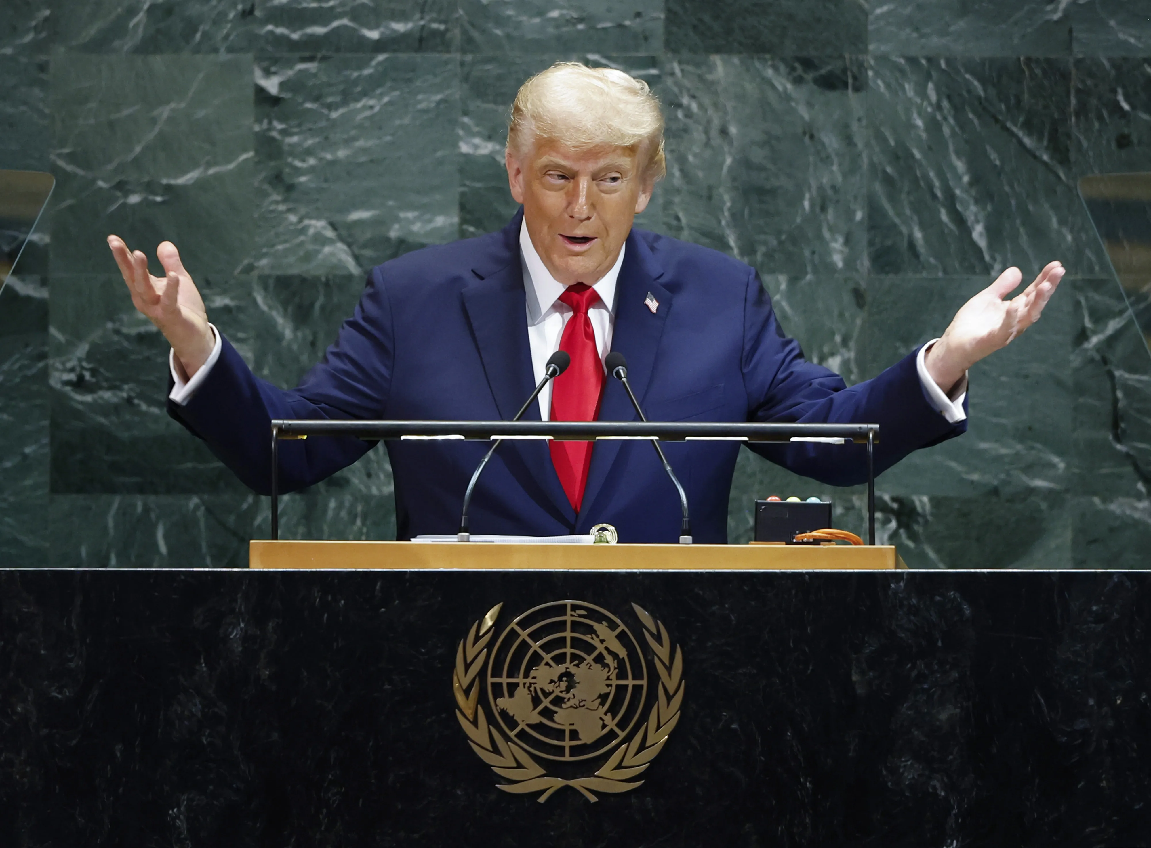 thumbnail - 23일(현지시간) 미국 뉴욕 유엔본부에서 열린 제80차 유엔총회 일반토의에서 연설하는 도널드 트럼프 미국 대통령. UPI 연합뉴스