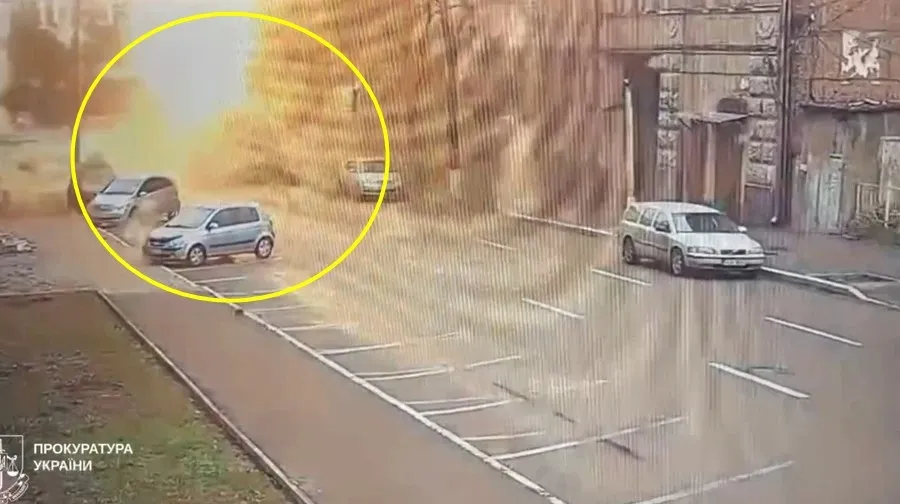 thumbnail - 지난 22일 러시아 드론이 하르키우의 한 유치원 건물에 떨어졌다. 영상 캡처