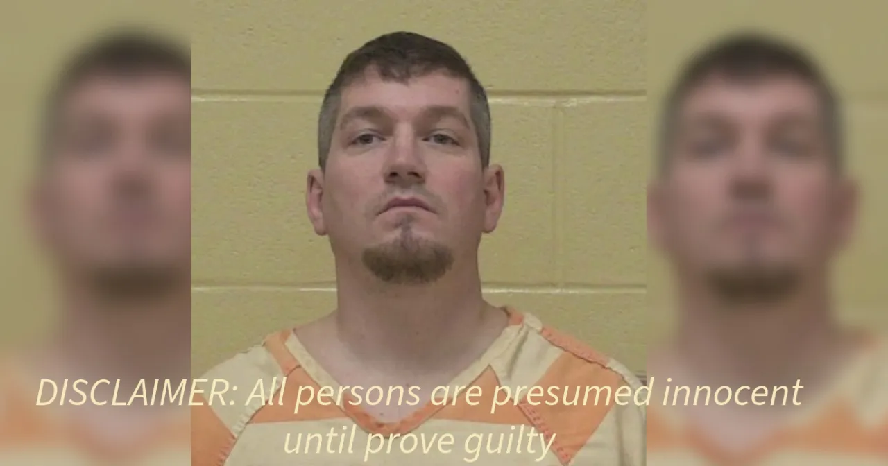 thumbnail - 성범죄 혐의로 체포된 다니엘 다우싯의 머그샷. 현지 당국은 유죄 판결이 확정되기 전까지 모든 피의자는 무죄로 추정된다고 밝혔다. 슈리브포트 경찰국 제공