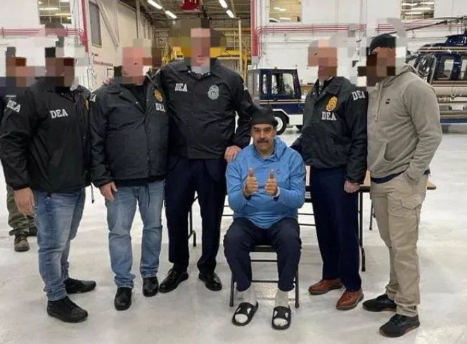 thumbnail - 4일 X (@watcherguru)에 업로드 된 마두로 체포 후 사진