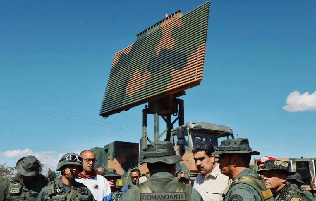 thumbnail - 베네수엘라에 배치된 중국산 레이더와 마두로 대통령 모습. 자료사진